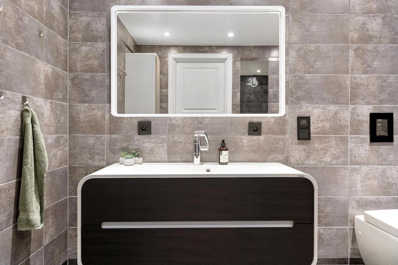 Cozy Elegant 2Bedroom Apt W/Parking And Nice View Тромсё Экстерьер фото